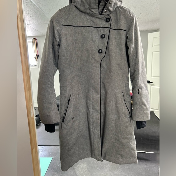 Lolë winter coat - Picture 2 of 4